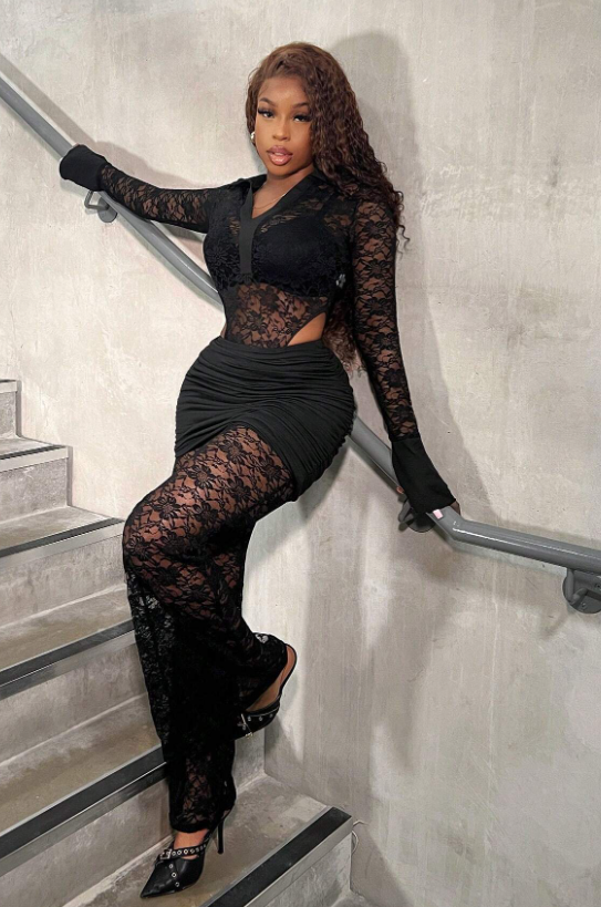 2 piezas Conjunto de moda de body de manga larga con encaje y pantalones acampanados