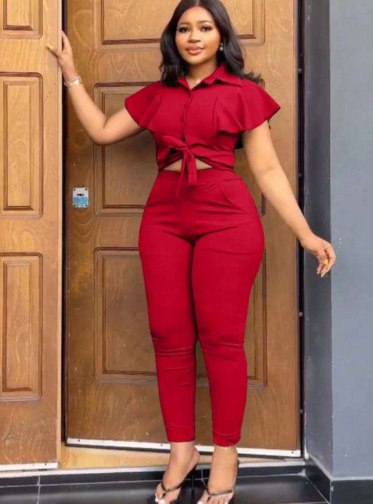 amisa de cuello de solapa elegante con mangas con volantes y conjunto de dos piezas de dama elegante con bolsillos, pantalones largos de ajuste delgado de traje deportivo casual