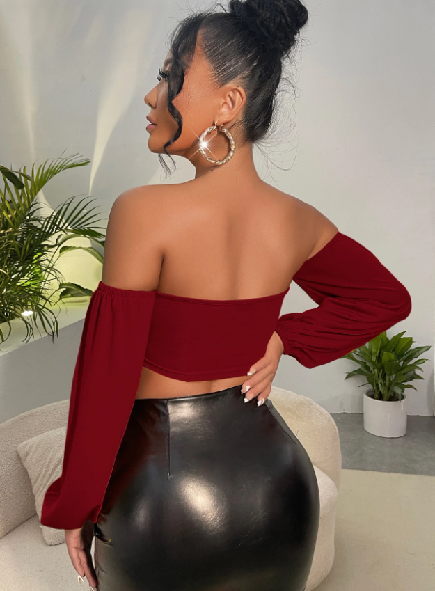 SHEIN SXY Top Corto Sexy Con Hombros Descubiertos Y Corte Delantero Torcido De Verano