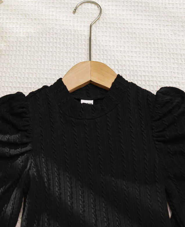 Set de 2 piezas compuesto por blusa de manga abullonada de cuello redondo de punto liso y