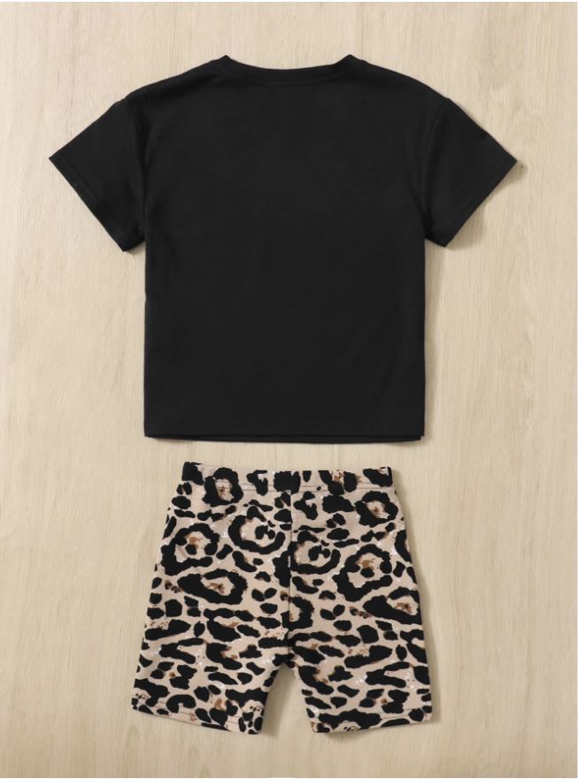 SHEIN Camiseta Con Estampado De Leopardo Y Eslogan Y Shorts Para Niña Joven