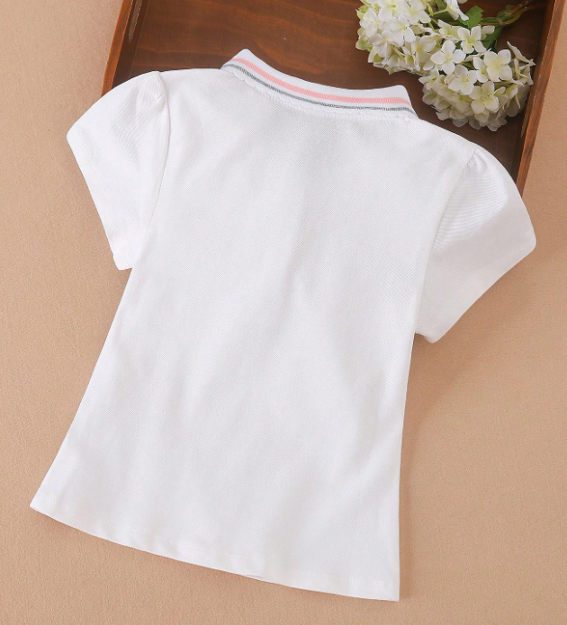 Camisa polo para niña con aplicaciones y ribete de rayas
