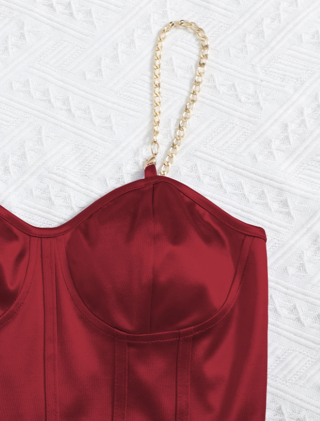 Top corto de tirantes bustier de seda con cadena