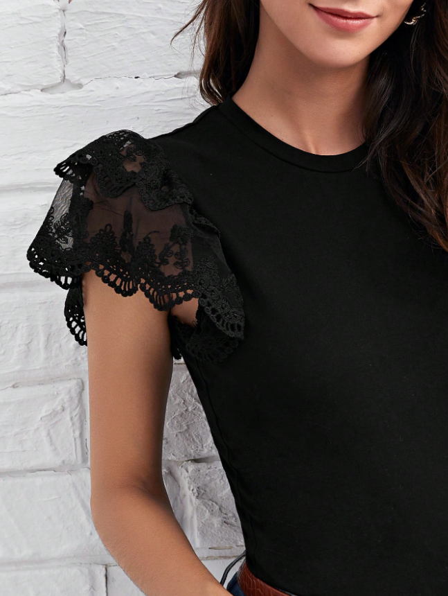 SHEIN Clasi Top ajustado de manga mariposa con malla con bordado