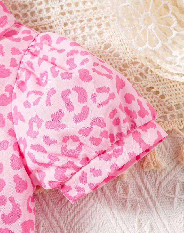 SHEIN Conjunto de camisa con estampado de leopardo rosa y falda para bebé niña para primavera/verano