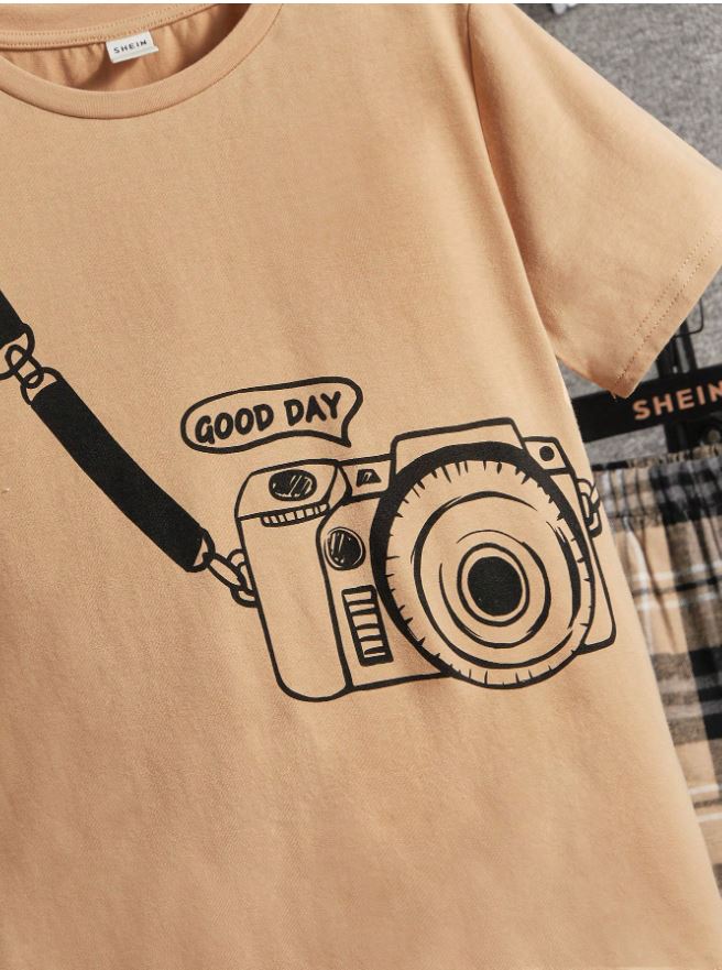 Camiseta Impresa Para Niño Preadolescente Con Cámara Y Pantalones Cortos De Cuadros Y Gorro