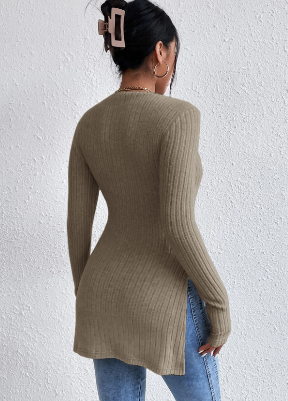 Camiseta tejida de canalé bajo con abertura