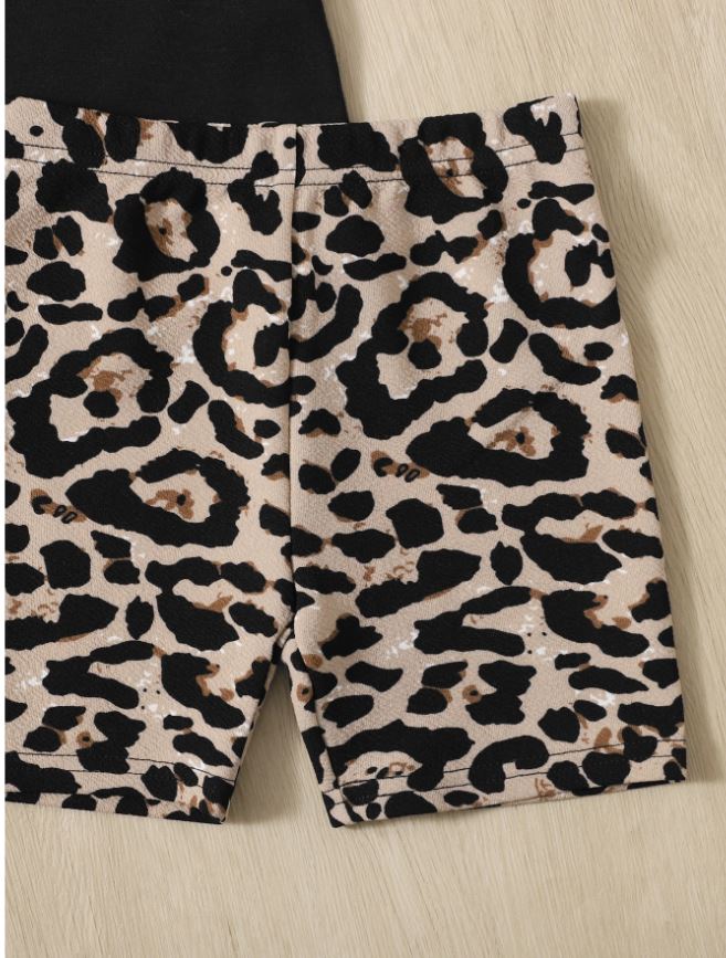 SHEIN Camiseta Con Estampado De Leopardo Y Eslogan Y Shorts Para Niña Joven